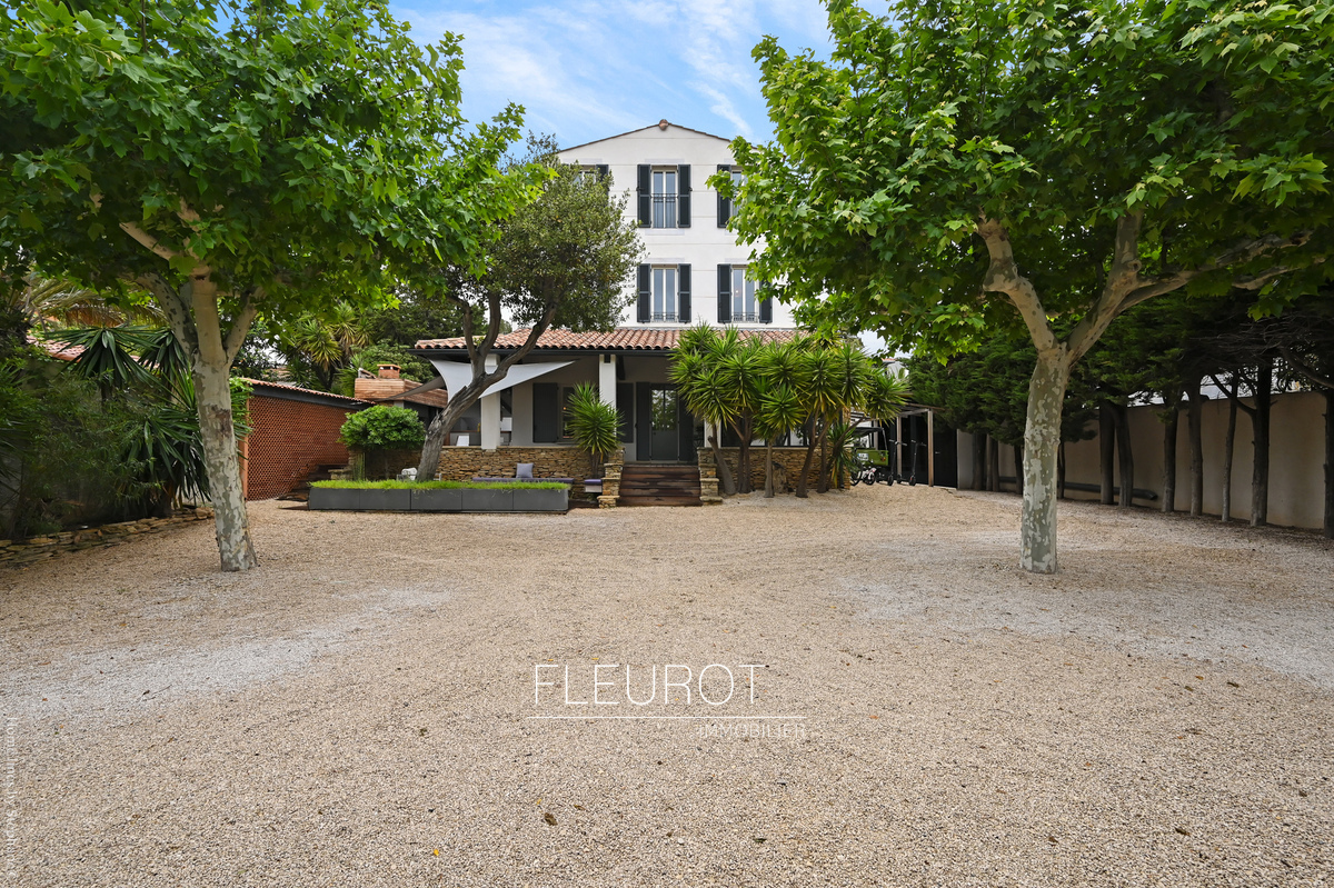 Vente Maison 184m² 7 Pièces à La Ciotat (13600) - Fleurot Immobilier